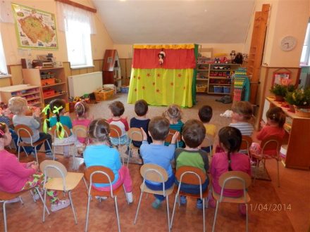 11. 4. 2014 Jarní pohádka s Divadélkem Úsměv