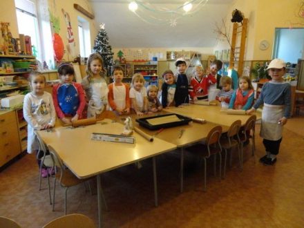 11. 12. 2015 MŠ - Pečeme cukroví